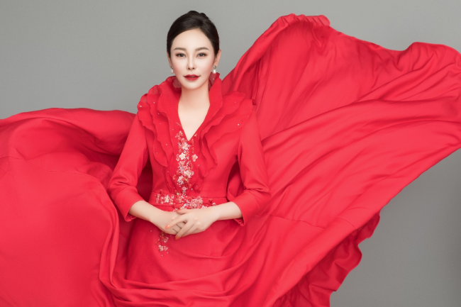 中华网文化频道青年歌唱家石梅用音乐讲好中国故事